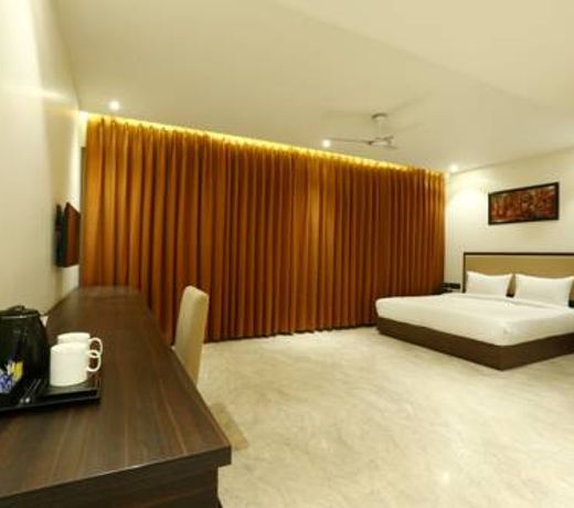 Centrum Hotel by Brijwasi