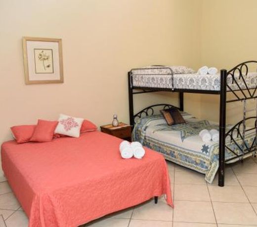 Uyuca Vista Guest House