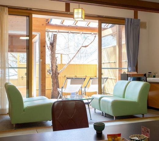 Nakaoyama Onsen Shosenkaku (Nagano)