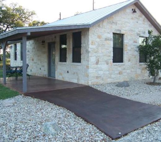 Breezy Hills Cottages - Hill Top Cottage
