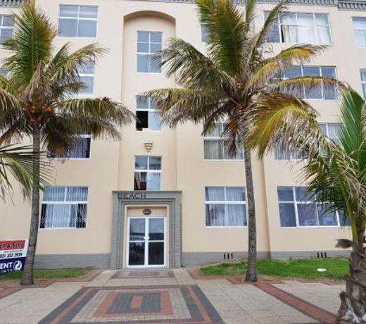 Beachurst Apartment