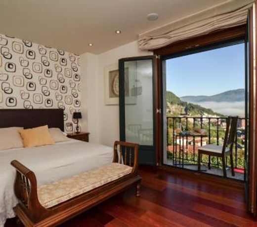 Hotel Reina Adosinda