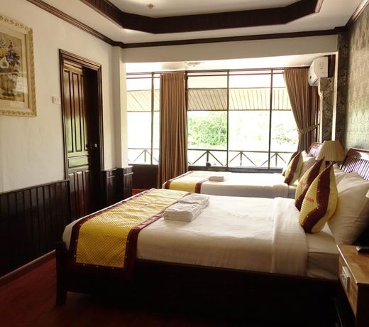 Merry Riverside Hotel
