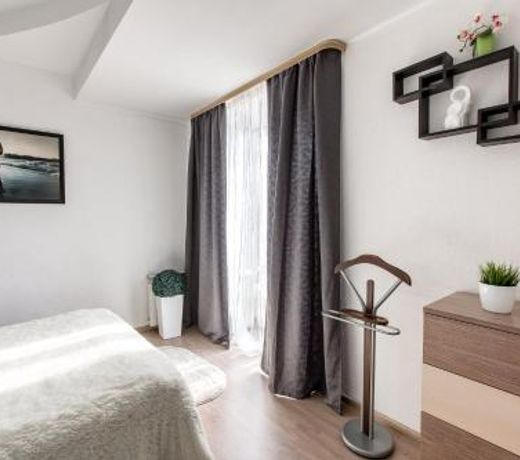 Spacious Kirova MGApartments
