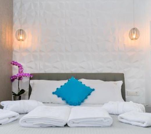 Diamond Luxury Suites