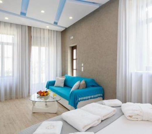 Diamond Luxury Suites