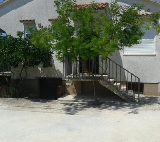Apartments by the sea Vinisce, Trogir - 13775