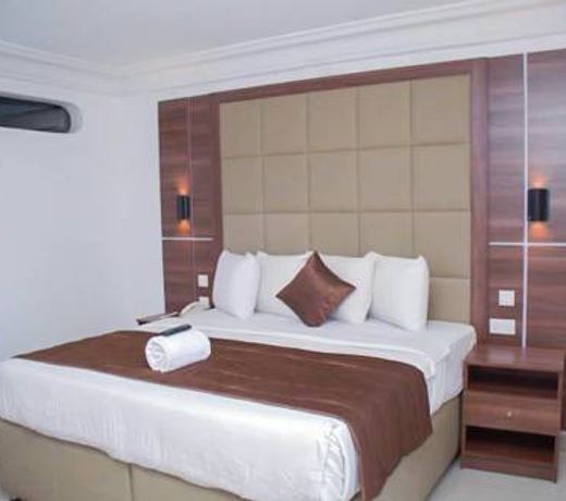 Presken Hotel (Awolowo way)