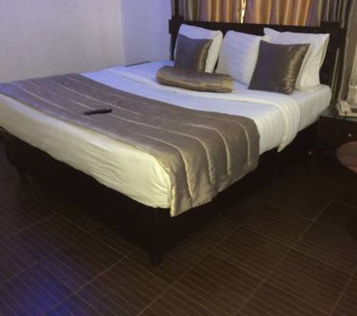 Presken Hotel (Awolowo way)
