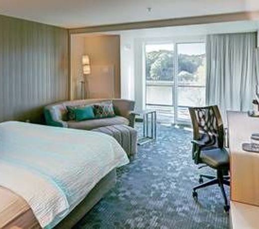 Courtyard by Marriott Appleton Riverfront
