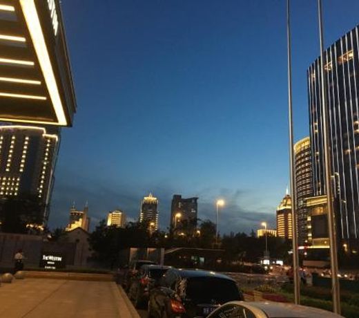 Qingdao Elegant Central Apartment