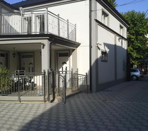 Apartments Royal Menex
