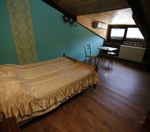 Leon Rooms