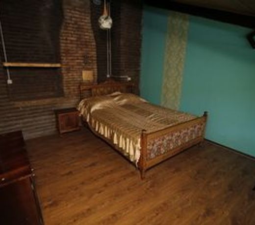 Leon Rooms