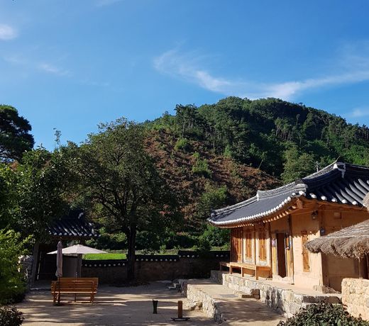 Jukheon Traditional House