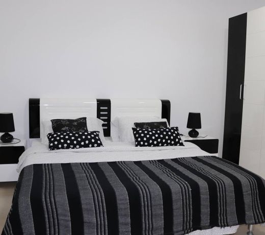 COSY APARTMENT 110m2 - 3 BEDROOM - FULLY FURNISHED
