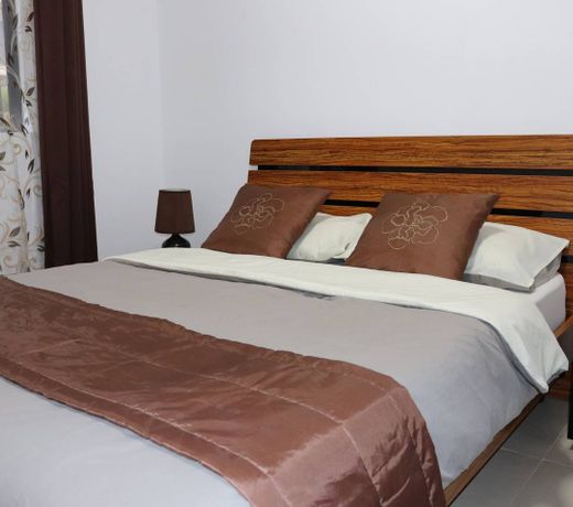 COSY APARTMENT 110m2 - 3 BEDROOM - FULLY FURNISHED