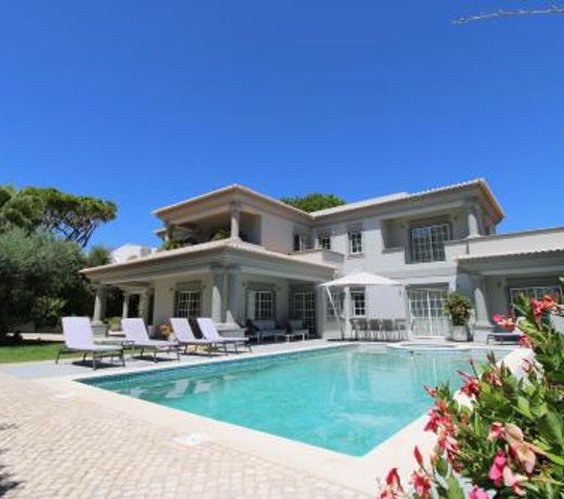 Charming Exceptional Golf Villa in Algarve