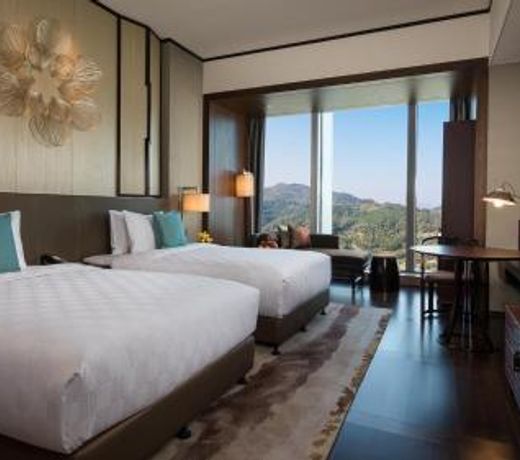 HUALUXE Xiamen Haicang, an IHG Bayview Hotel