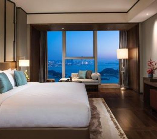 HUALUXE Xiamen Haicang, an IHG Bayview Hotel