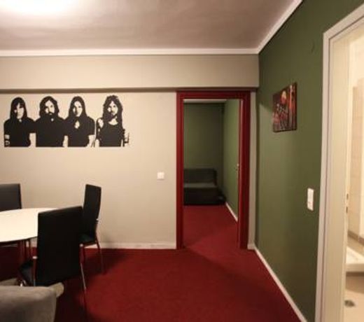 Stay Hybrid Hostel