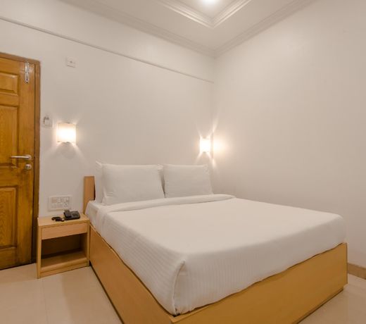 OYO Flagship 572 Santacruz West