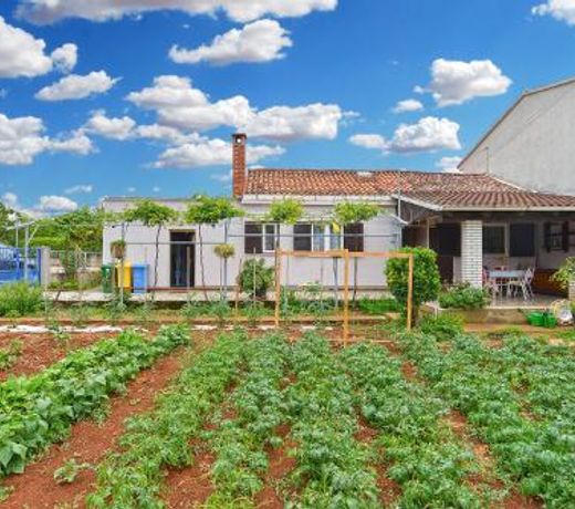 House Fazana 1456