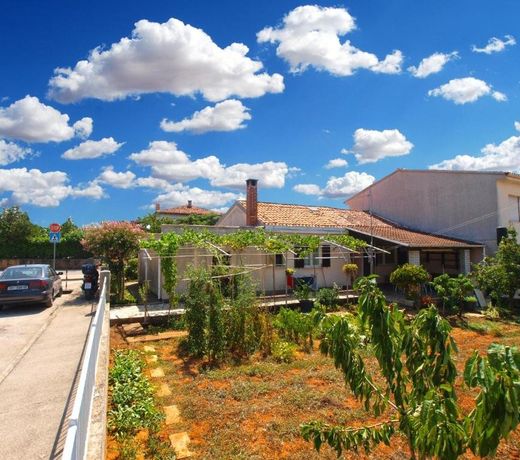 House Fazana 1456