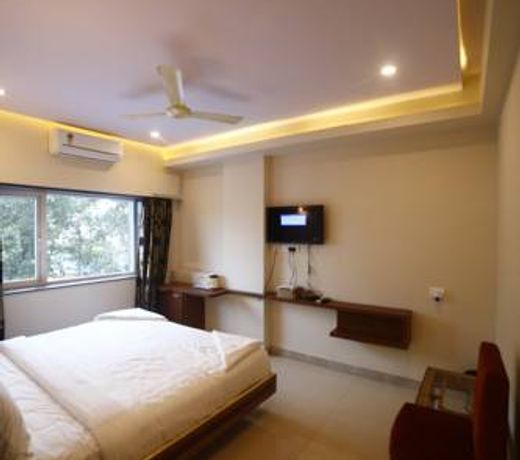 Hotel Skml Grand