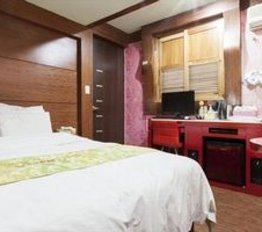 Couple Motel