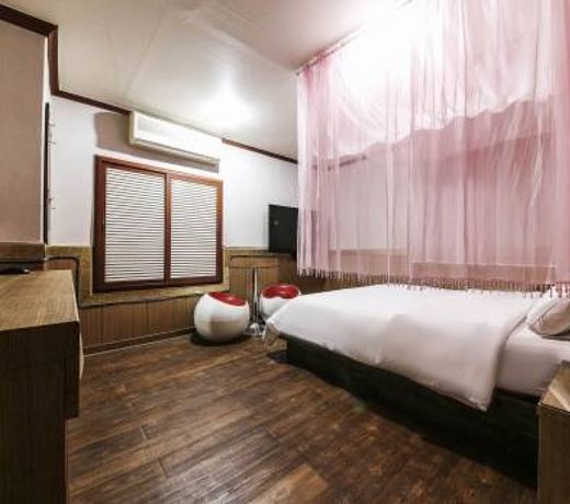 Grand Motel