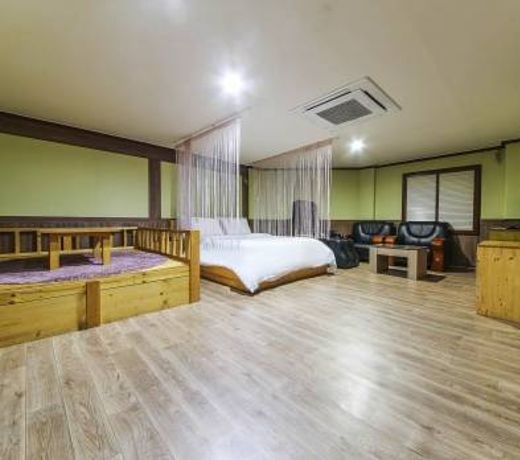 Grand Motel