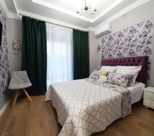 2 BDR apartment near Gorky Park, Center