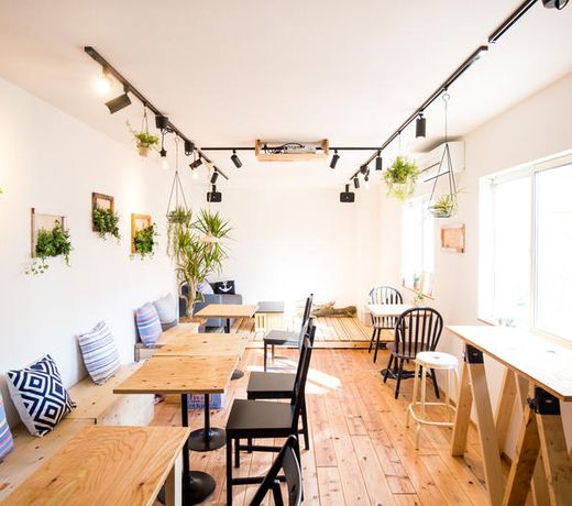 IZA Enoshima Guesthouse & Bar