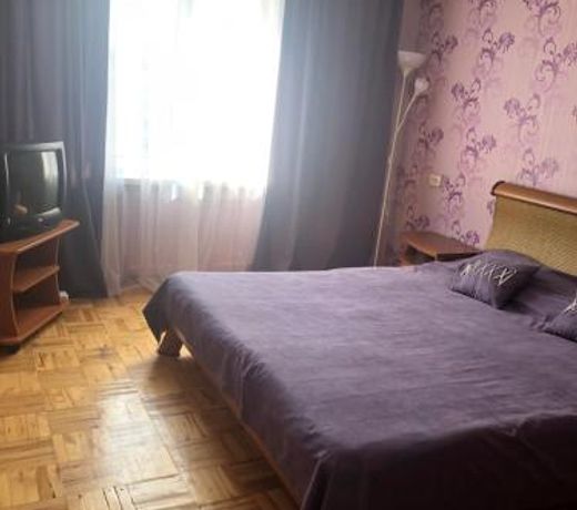 Apartment near circus on Pushkinskaya