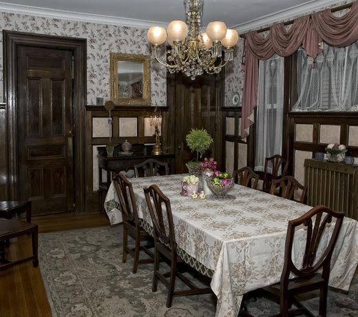 Circular Manor Bed and Breakfast