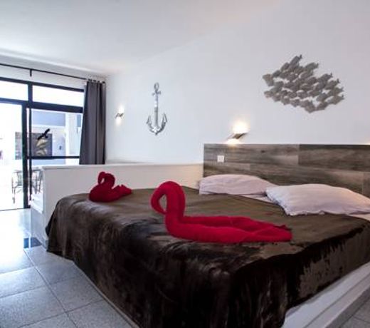 Ocean World Hotels S.L.