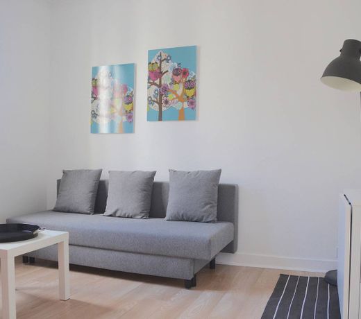 Longchamp Apartment