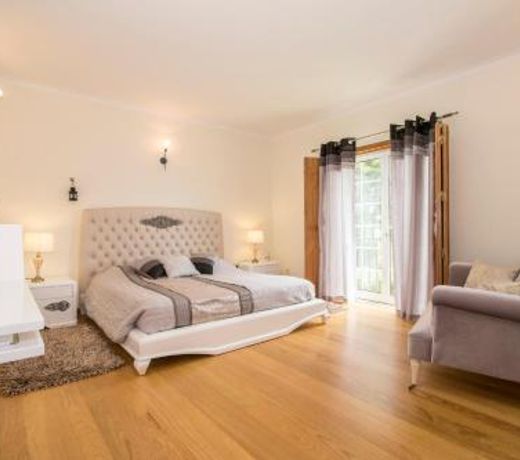 Villa Lira