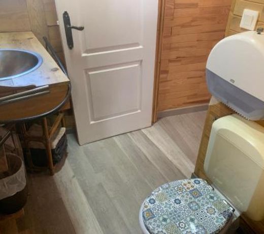 La yourte de Nîmes, spa , jacuzzi chalet logement insolite