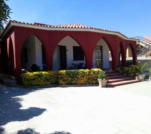 Villa dai Gigli Rossi (100m dal mare)