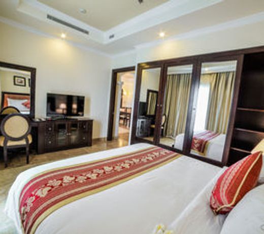 Olalani Resort and Condotel