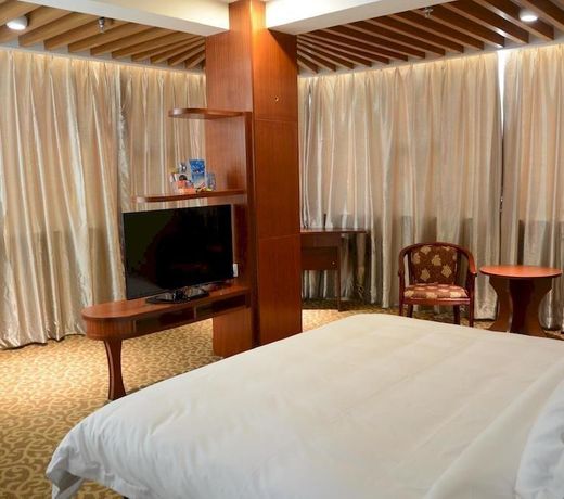 E E Business Hotel