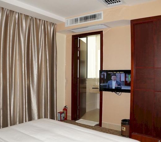 E E Business Hotel
