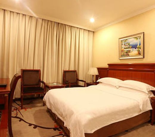 Earl Holiday Hotel