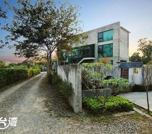 Erchuan Lakeside Cafe Guesthouse