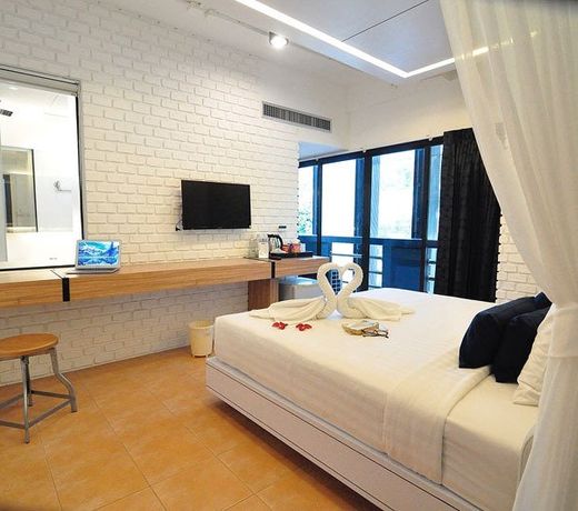 Forty Winks Phuket Hotel