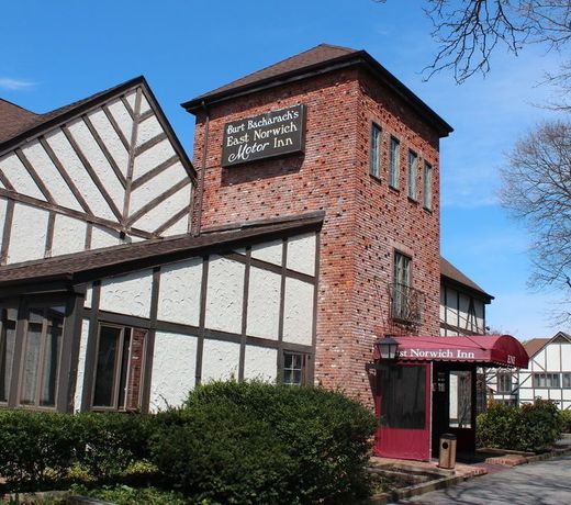 East Norwich Inn