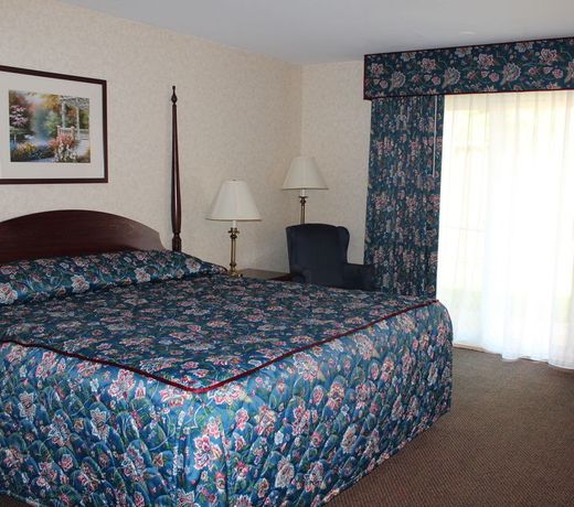 East Norwich Inn