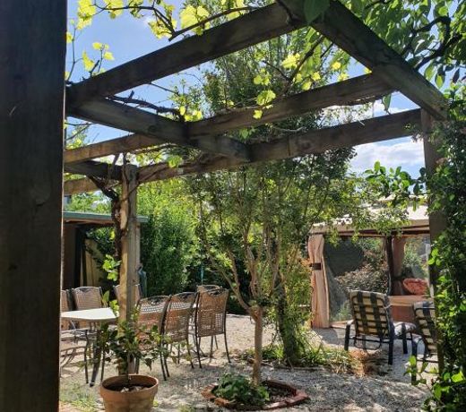 Oaktree Guest House